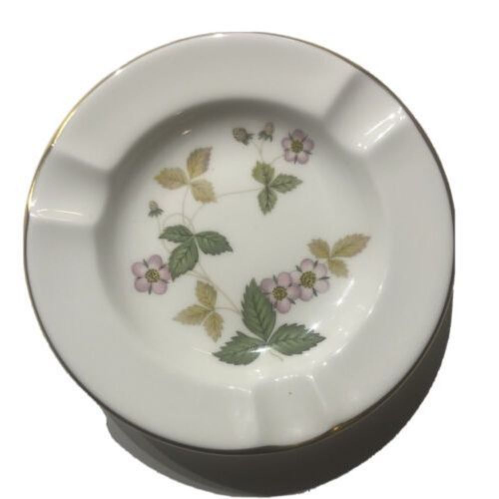 Wedgwood Bone China Wild Strawberry 3 Slot Ashtray Pin Dish England R4406